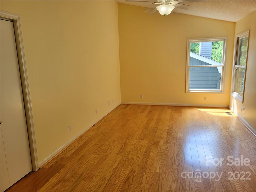 32b Larkspur Court Asheville NC 28805