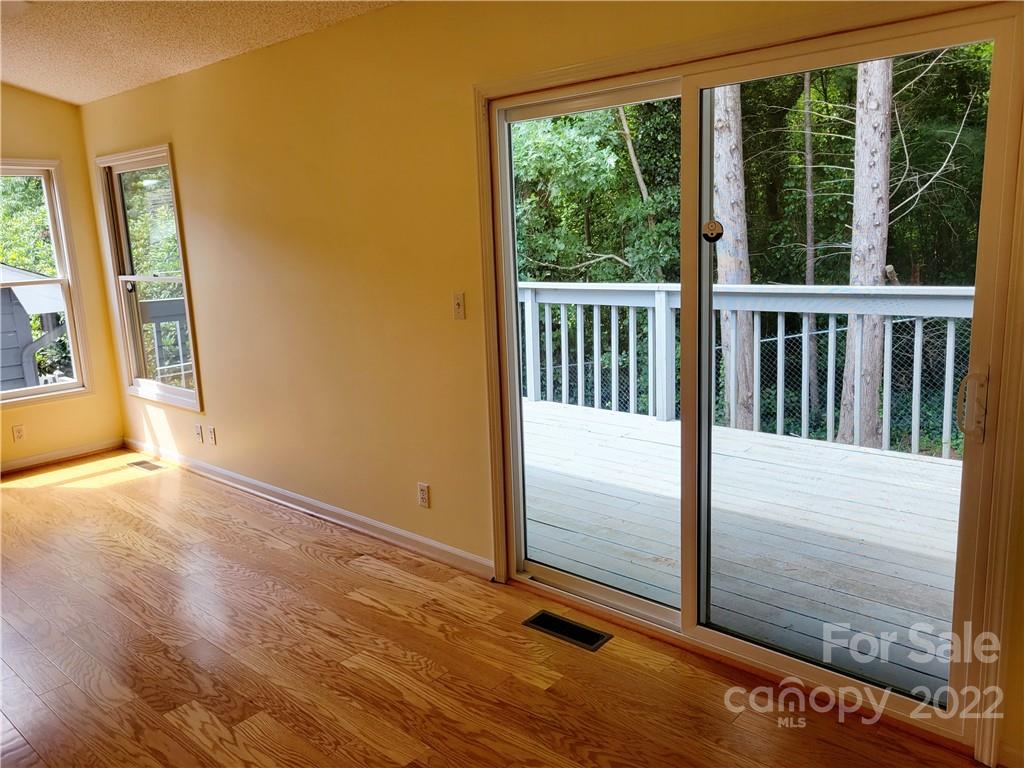32b Larkspur Court Asheville NC 28805