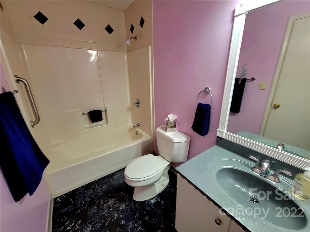 32b Larkspur Court Asheville NC 28805