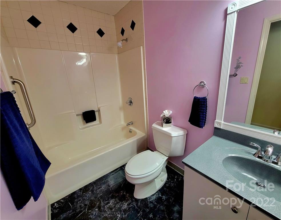 32b Larkspur Court Asheville NC 28805