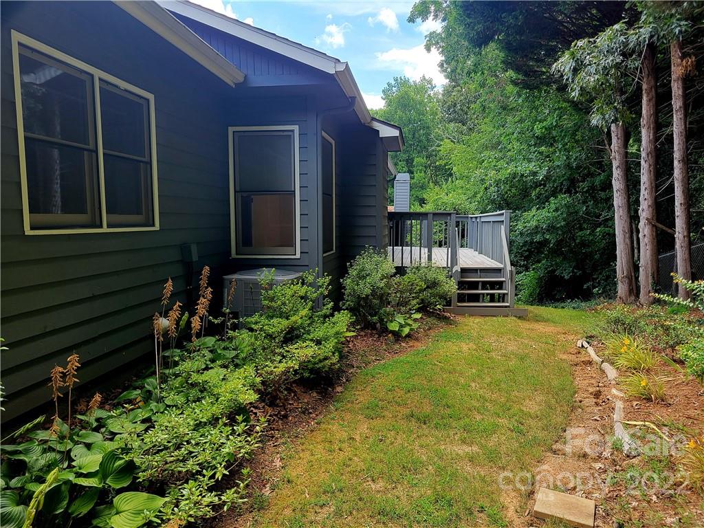 32b Larkspur Court Asheville NC 28805