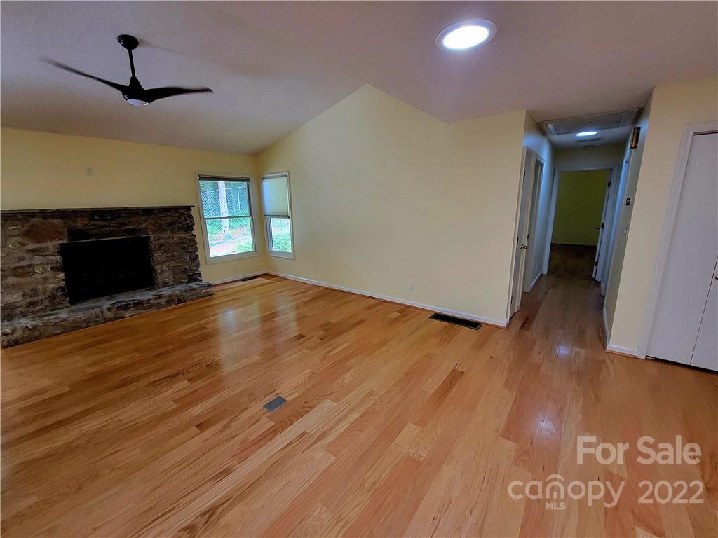 32b Larkspur Court Asheville NC 28805