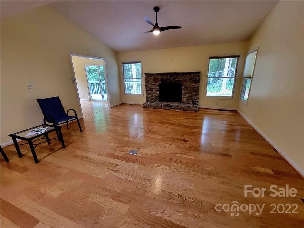 32b Larkspur Court Asheville NC 28805