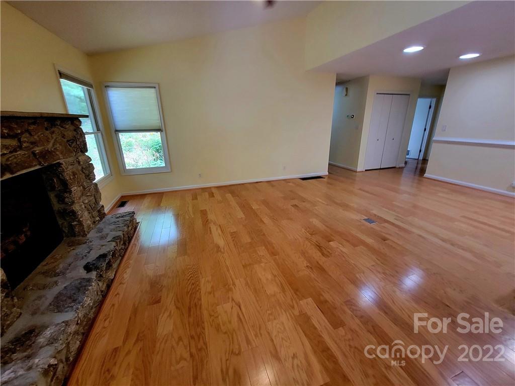 32b Larkspur Court Asheville NC 28805