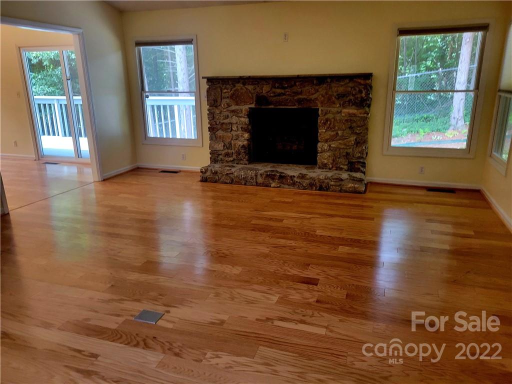 32b Larkspur Court Asheville NC 28805