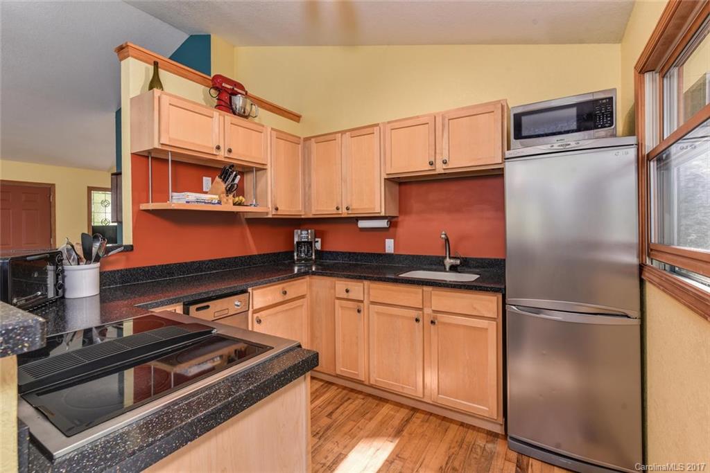 180 Pink Fox Cove Road Weaverville NC 28787