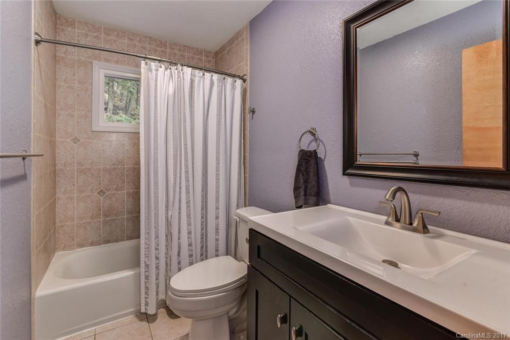 180 Pink Fox Cove Road Weaverville NC 28787