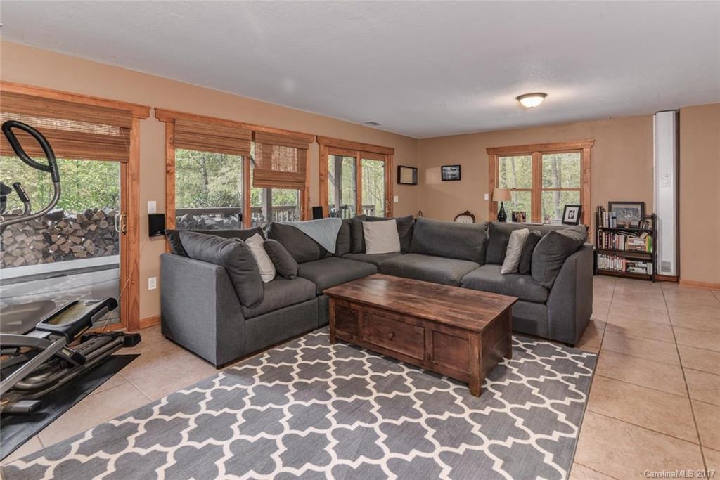 180 Pink Fox Cove Road Weaverville NC 28787
