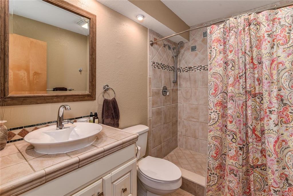 180 Pink Fox Cove Road Weaverville NC 28787
