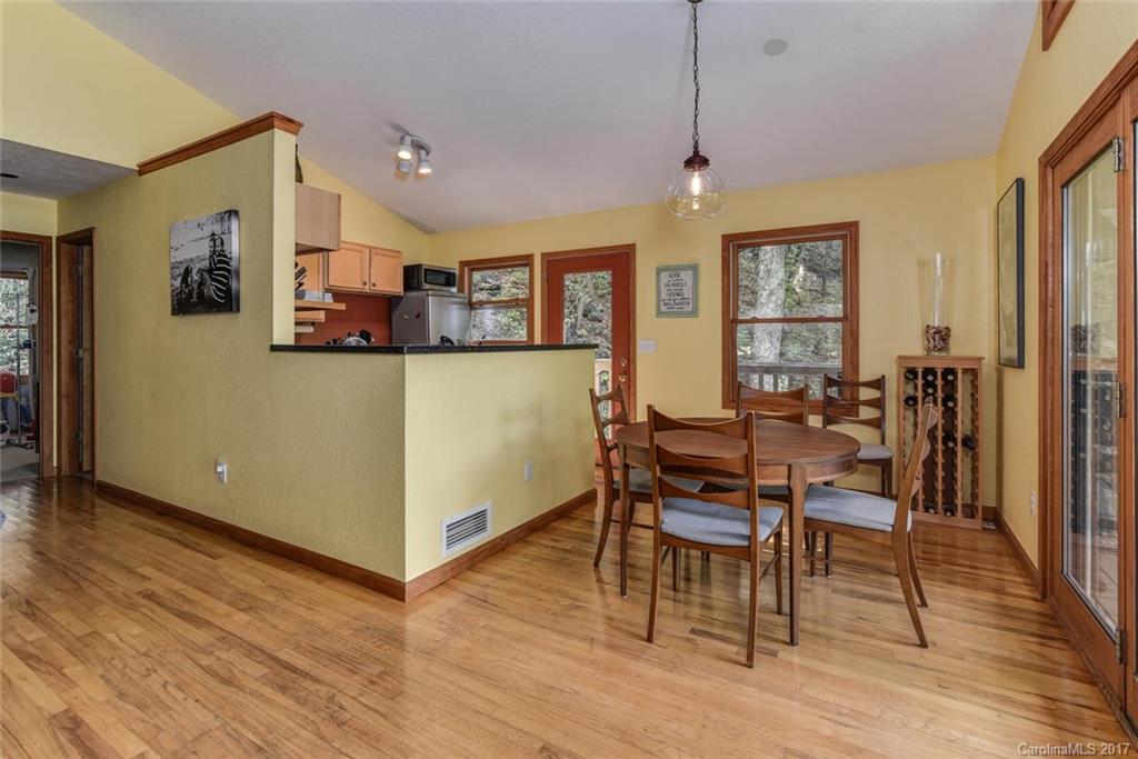 180 Pink Fox Cove Road Weaverville NC 28787