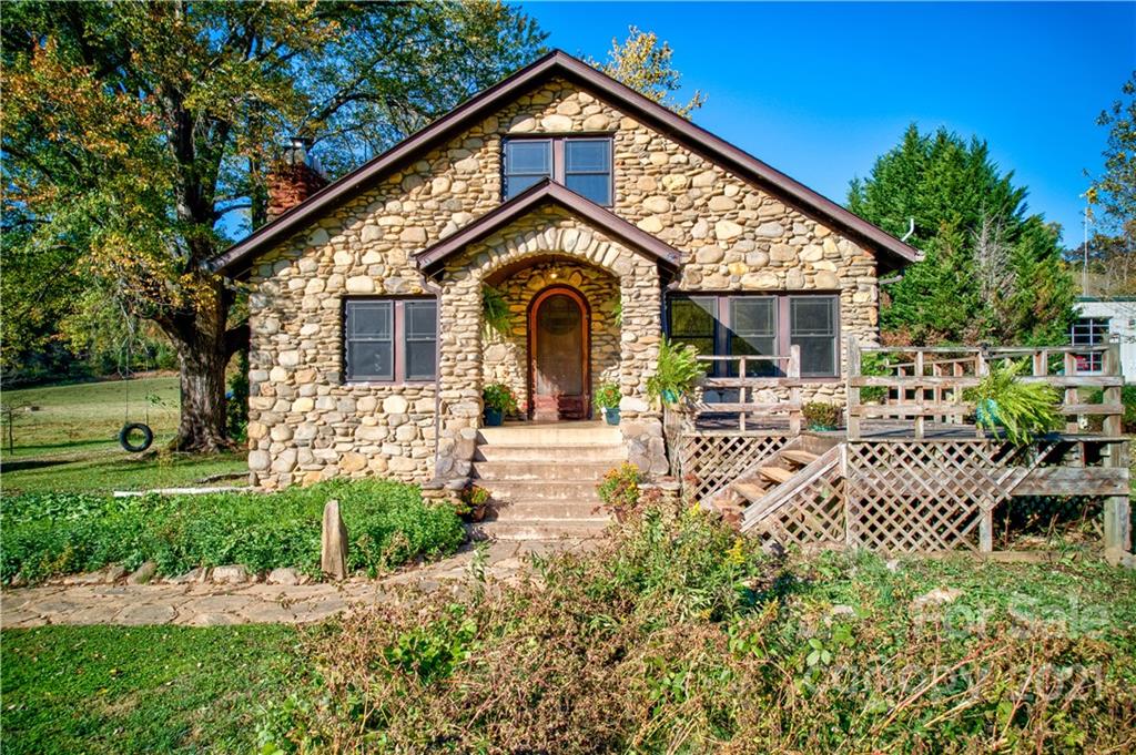 92 Dillingham Road Barnardsville NC 28709
