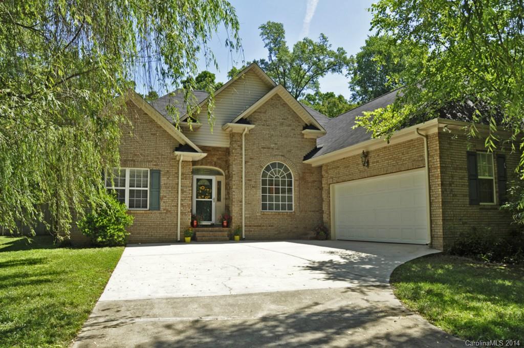 2411 E Providence Drive Charlotte NC 28270