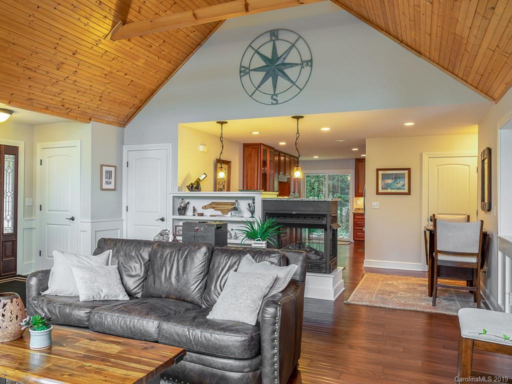 64 Fox Den Road Asheville NC 28805