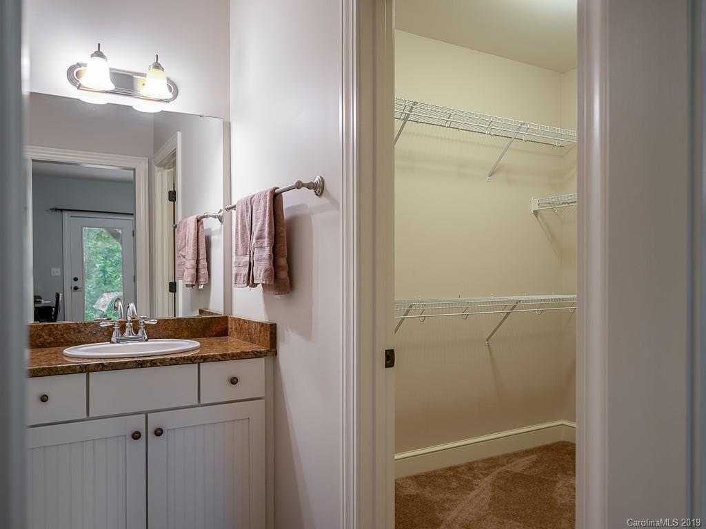 64 Fox Den Road Asheville NC 28805