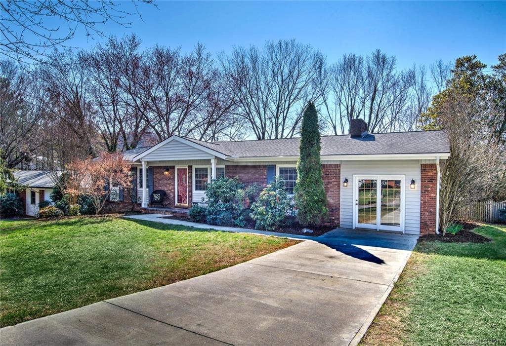 4 Fernbrook Place Asheville NC 28804