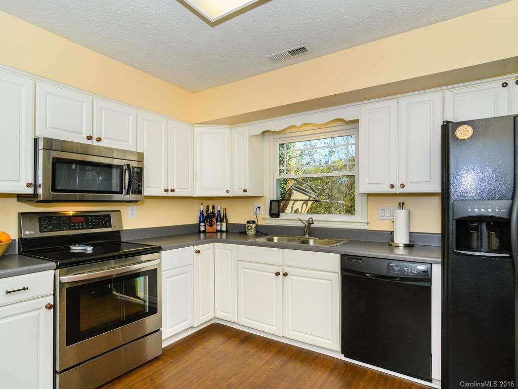 10 Holly Hill Court Asheville NC 28806