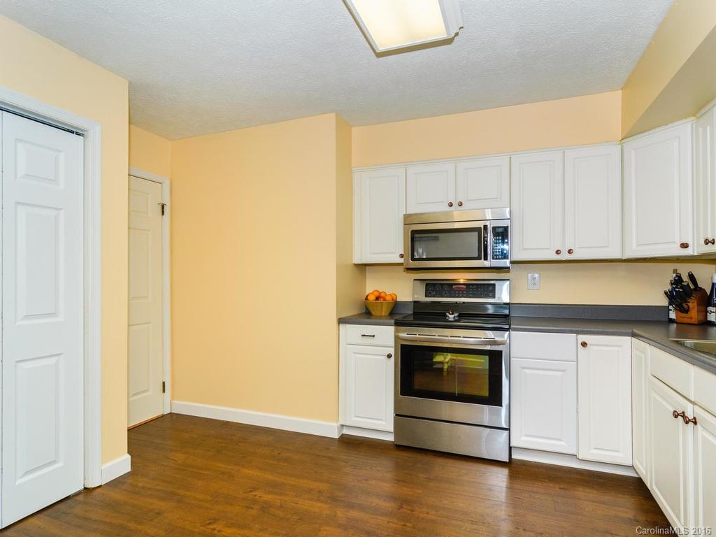 10 Holly Hill Court Asheville NC 28806