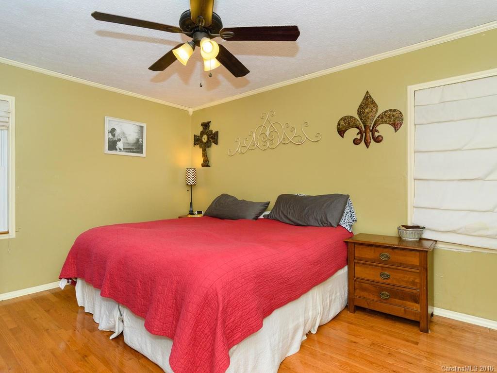 10 Holly Hill Court Asheville NC 28806