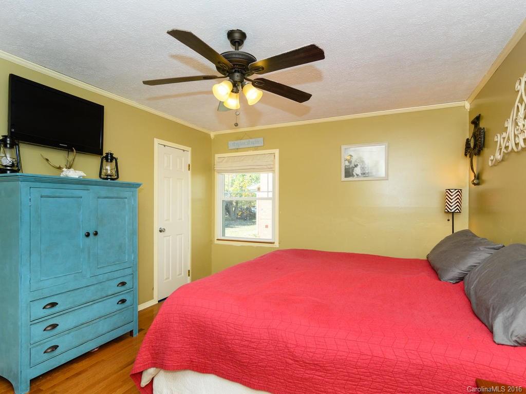 10 Holly Hill Court Asheville NC 28806