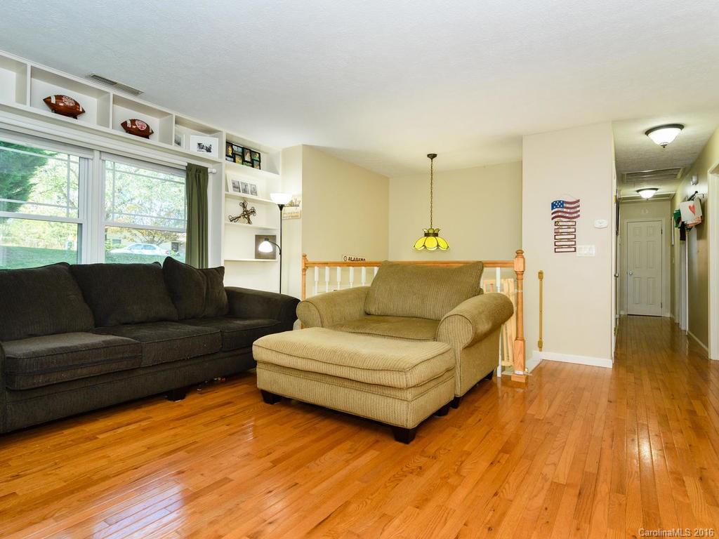 10 Holly Hill Court Asheville NC 28806