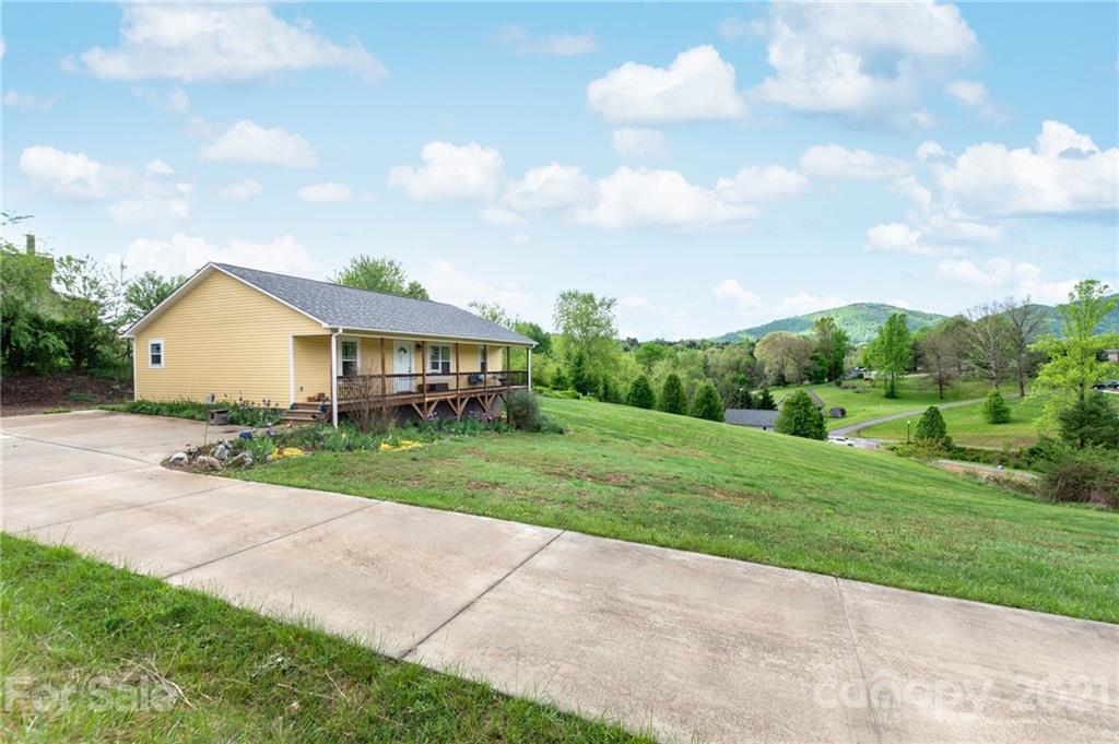 25 Danielbrooke Drive Asheville NC 28806
