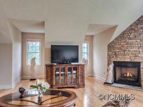 39 Falcon Crest Fairview NC 28730