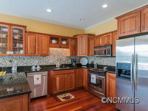 39 Falcon Crest Fairview NC 28730