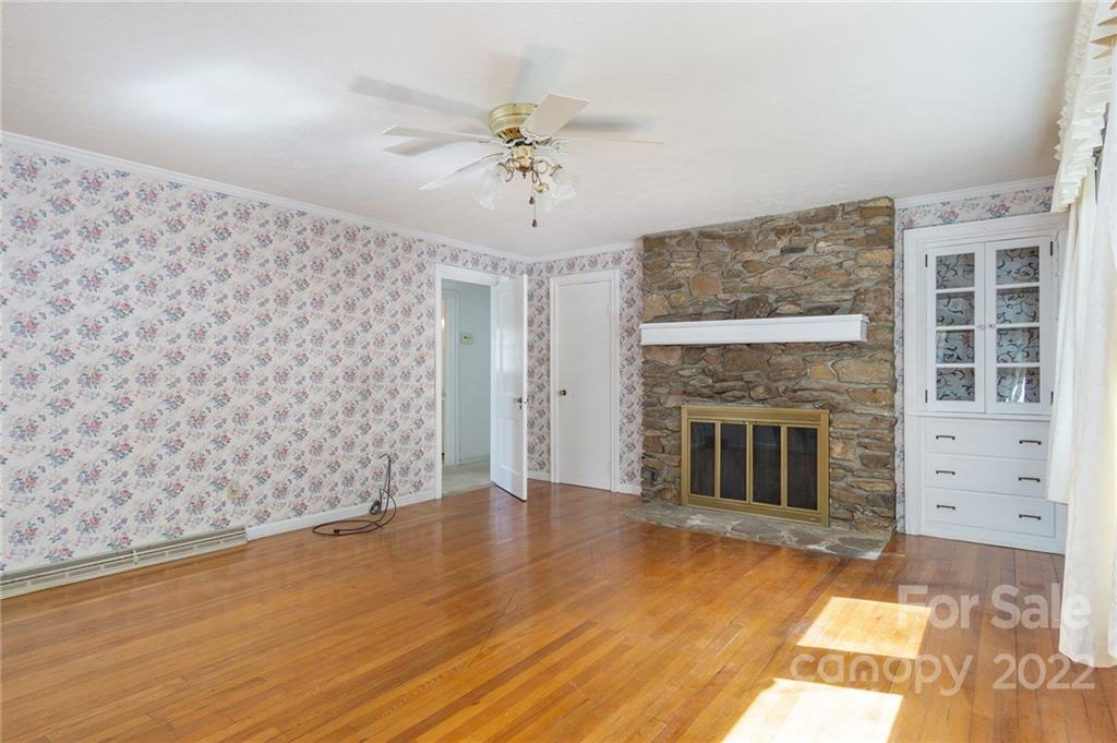 60 Upper Roberts Branch Road Weaverville NC 28787
