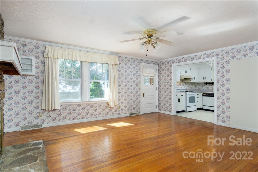 60 Upper Roberts Branch Road Weaverville NC 28787
