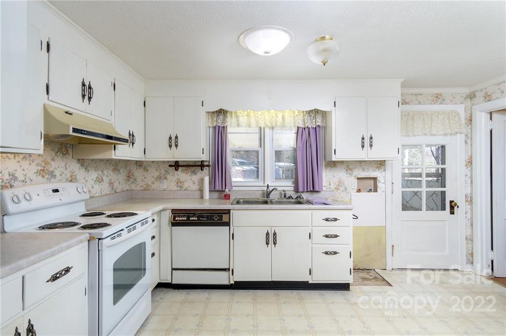 60 Upper Roberts Branch Road Weaverville NC 28787