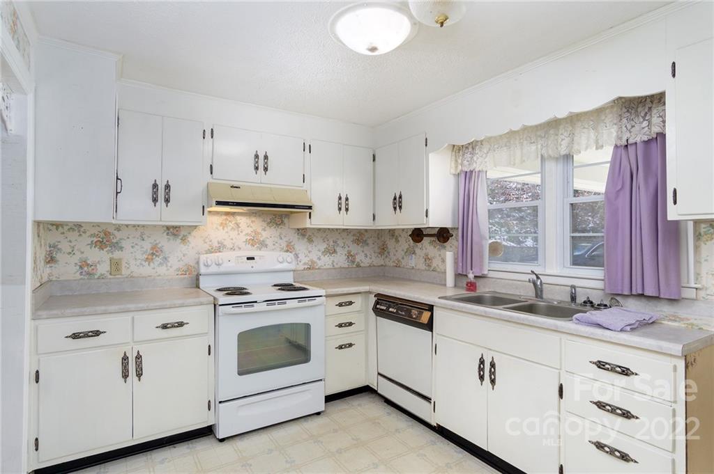 60 Upper Roberts Branch Road Weaverville NC 28787