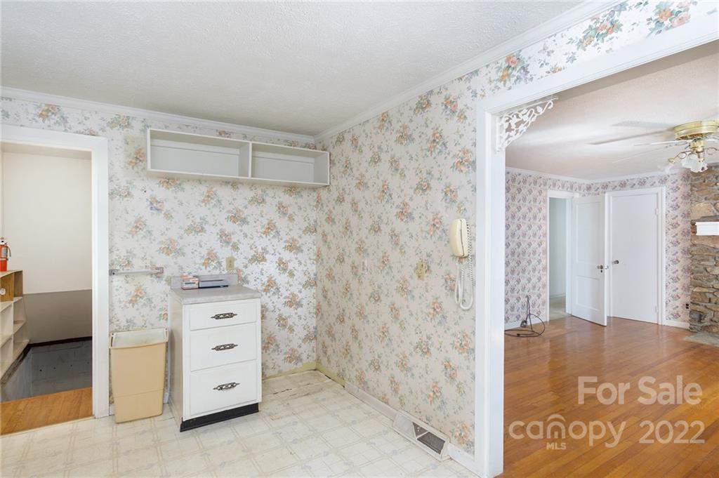 60 Upper Roberts Branch Road Weaverville NC 28787