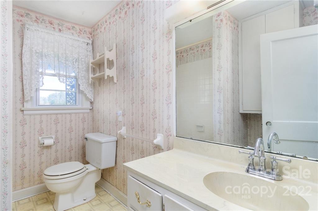 60 Upper Roberts Branch Road Weaverville NC 28787