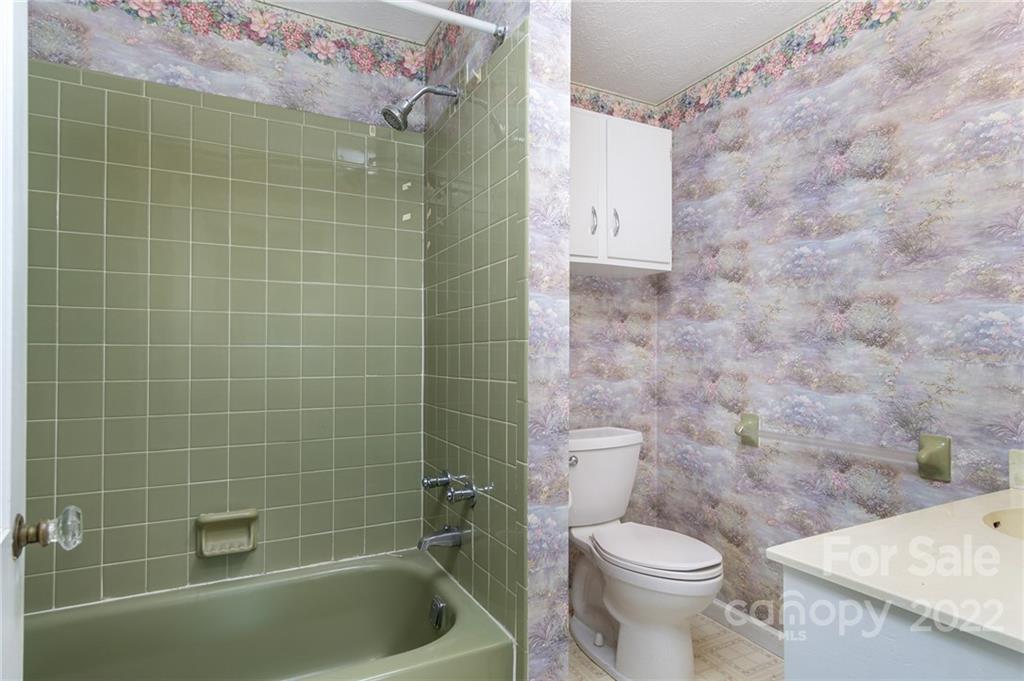 60 Upper Roberts Branch Road Weaverville NC 28787