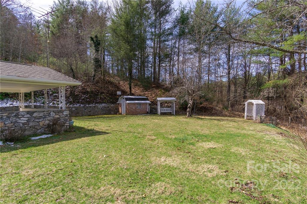 60 Upper Roberts Branch Road Weaverville NC 28787
