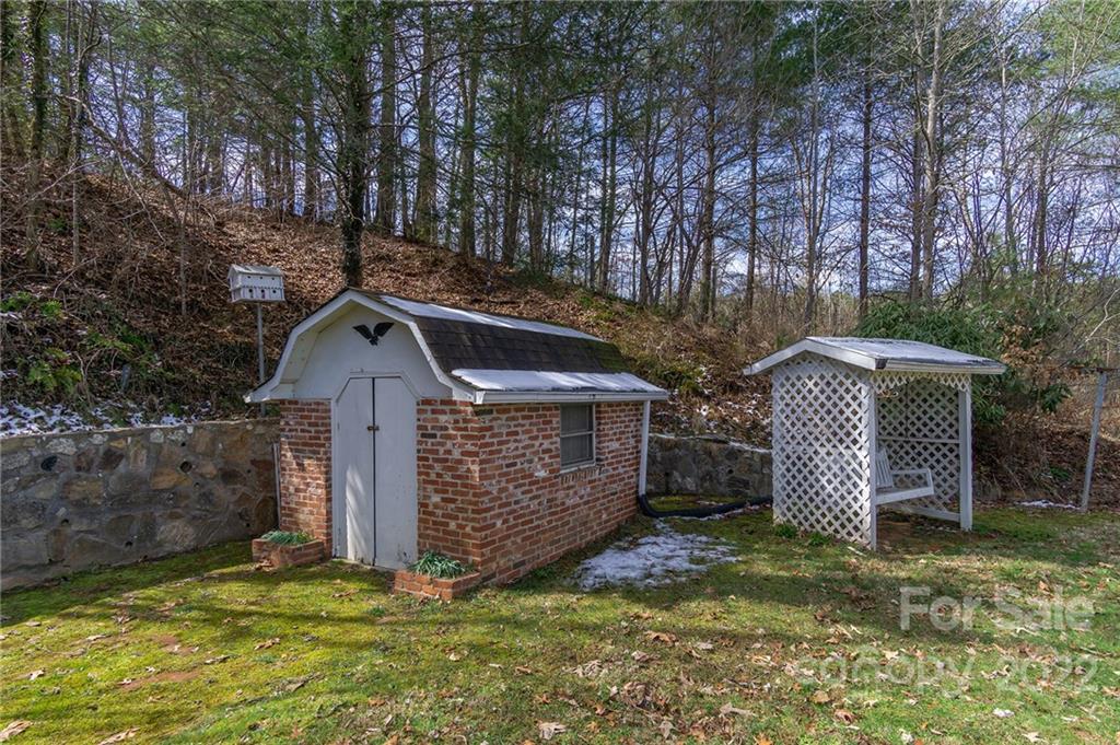 60 Upper Roberts Branch Road Weaverville NC 28787