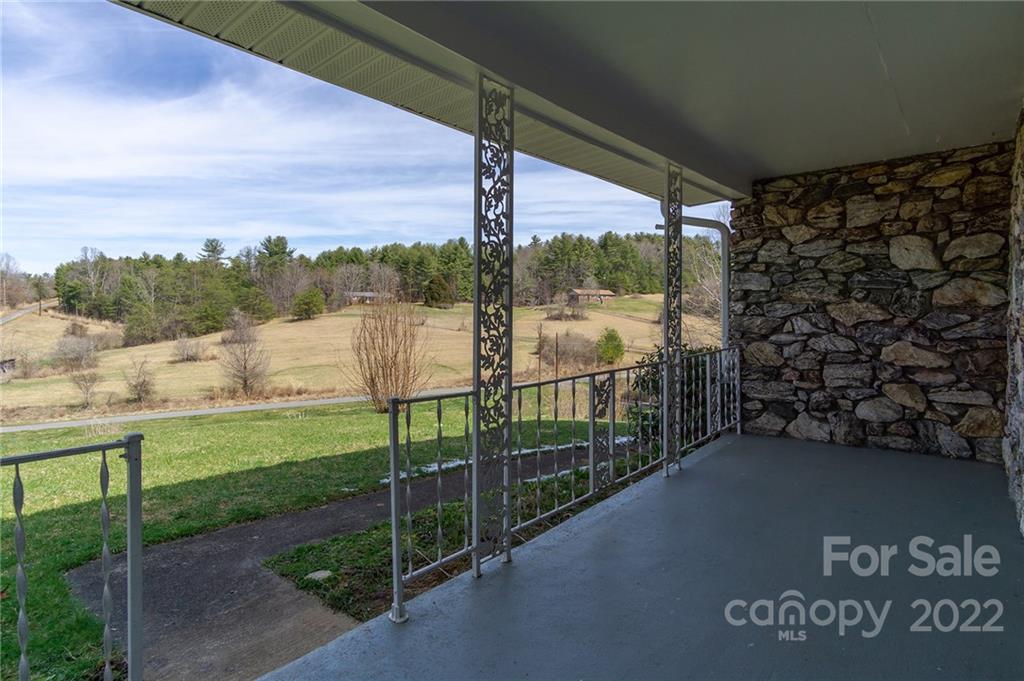 60 Upper Roberts Branch Road Weaverville NC 28787