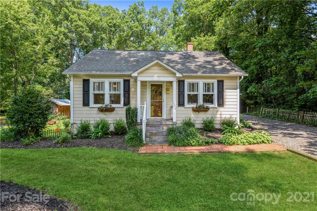 102 19th Avenue NW Hickory NC 28601