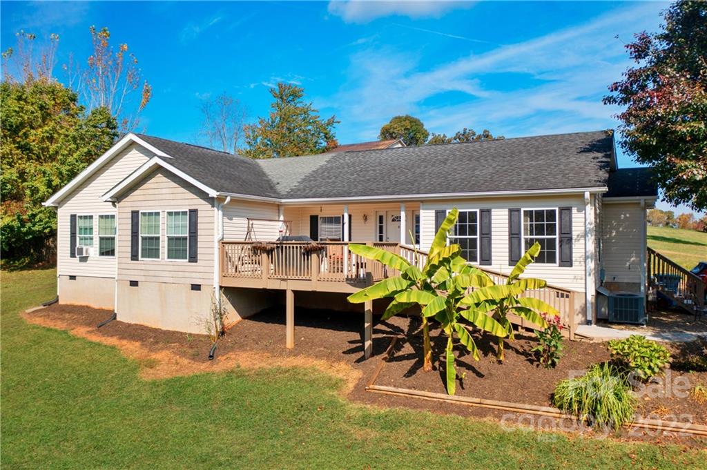 9 Buttercup Lane Marshall NC 28753