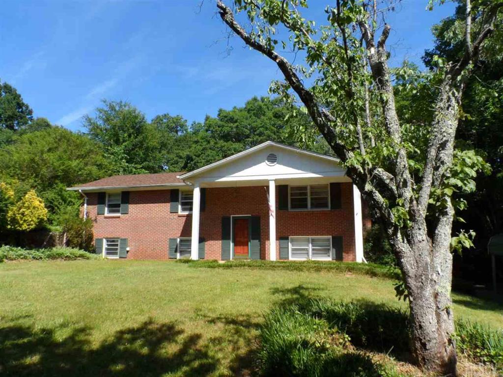 1729 10th Street Boulevard NW Hickory NC 28601
