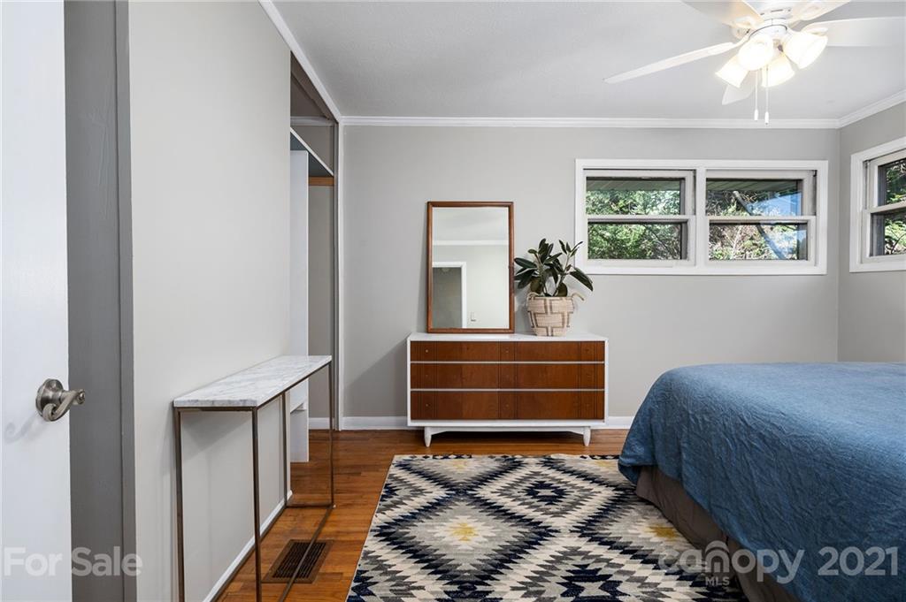 74 Brucemont Circle Asheville NC 28806