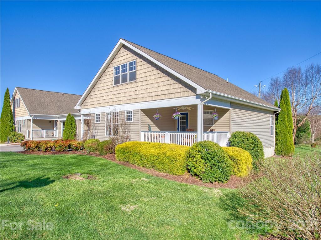 18 Cottage Loop Waynesville NC 28785