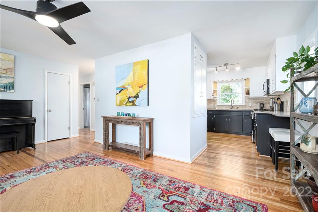 32 Marlowe Drive Asheville NC 28801