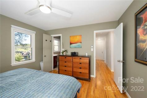 32 Marlowe Drive Asheville NC 28801