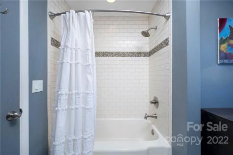 32 Marlowe Drive Asheville NC 28801