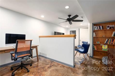 32 Marlowe Drive Asheville NC 28801