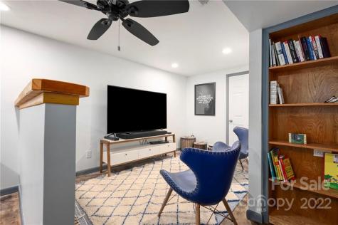 32 Marlowe Drive Asheville NC 28801