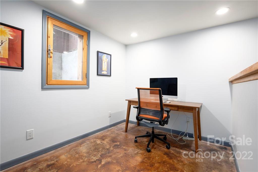 32 Marlowe Drive Asheville NC 28801