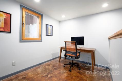 32 Marlowe Drive Asheville NC 28801