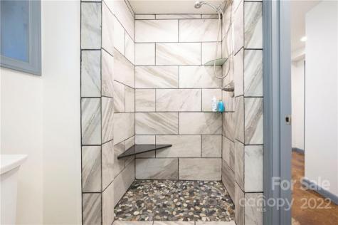 32 Marlowe Drive Asheville NC 28801